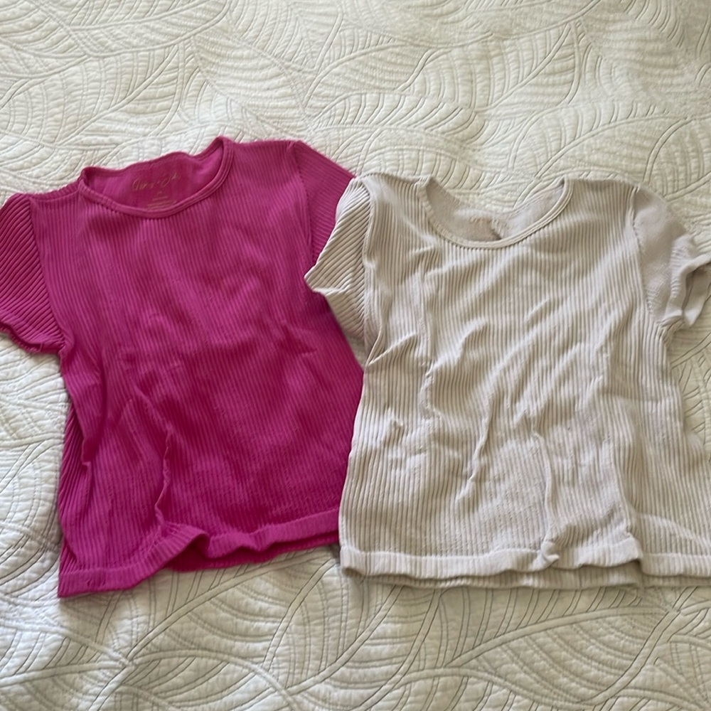 2 pack ribbed tee shirts, hot pink and white.